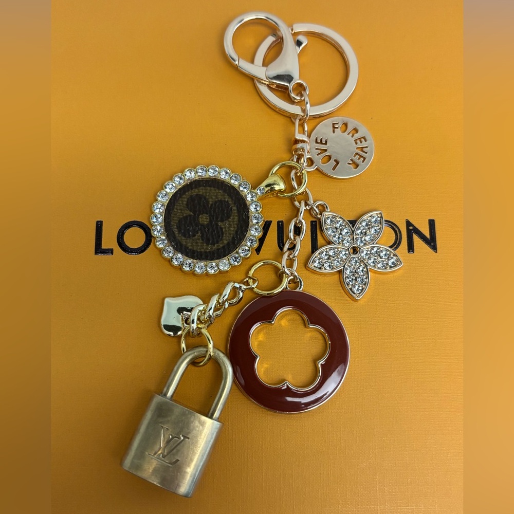 Authentic LV
Monogram Keychain, Bag
Charm, LV Lock, 6.5 inches, Upcycled
